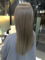 リノナ(Linona)&nbsp;やわらかミディアムワンカールパーマカーキグレージュ前髪錦糸町