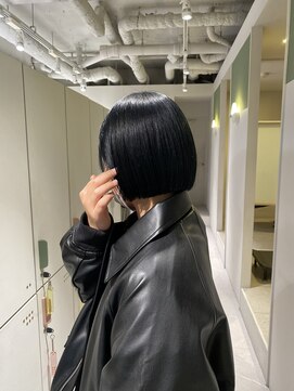 ムーム(Momb) 切りっぱなしボブ