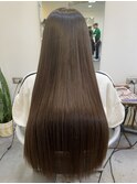 圧巻のツヤ、手触りに！髪質改善ストレート