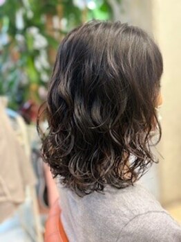 ボンビィヴァン(bon-vivant)の写真/業界初のノンアルカリパーマで根元にボリュームUP!髪質再生コースでブリーチ毛やエイジングも毛もパーマ可!