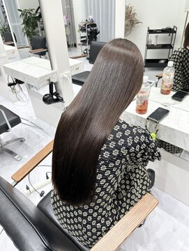 エレリー 和歌山店(EleRe) EleRe 栄/名古屋/髪質改善/縮毛矯正/カラー/レイヤーカット