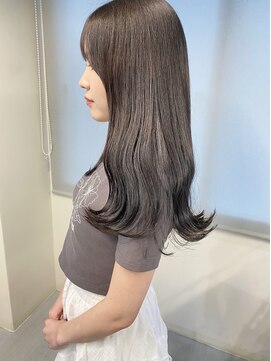 ジジ(jiji) 地毛風グレージュ×暗髪カラー