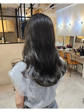 エイト 福岡天神店(EIGHT fukuoka) オリーブグレー