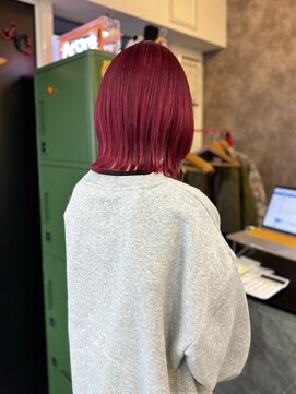 切りっぱなしボブ×ピンクカラー