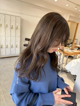 透明感うるツヤシルクベージュ艶カラー×ナチュラルウェーブ