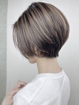 ルーファス メグロ(Ruufus Meguro)&nbsp;【40代50代60代】前下がりショートボブ／前髪あり／面長カバー