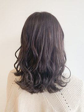 ライリー(riley) rileyモノトーングレージュ