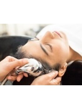 プロによるリラクゼーションスパとフルフラットのシャンプー台"夢シャン"で疲れを癒す素敵なお時間を―