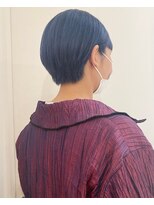 バズ ビー(BUZZ Bee)&nbsp;ブルーの透明感たっぷりショート★