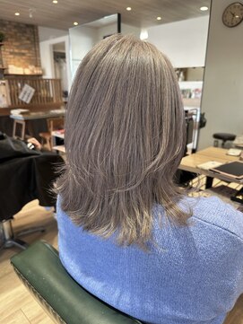 サラ(sarah) レイヤーカットシルバー