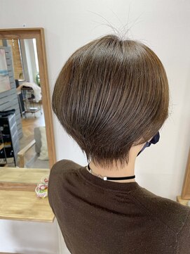 ブルーベイ(BLUE BAY) 髪質改善 ショートボブ インナーカラー 韓国風 前髪カット 小顔