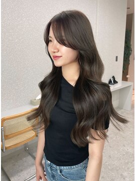 リリー(Lilley) くすみベージュ×姫カットレイヤー×韓国風巻き【ayana】