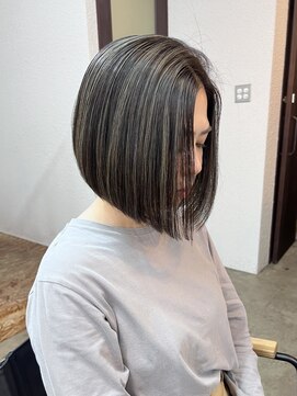 ソエル(Soell) 神戸元町三宮 白髪ぼかしハイライト ボブ ショート 髪質改善