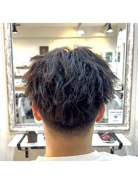ティアラ 桜木町(TIARA) 【MEN'S HAIR】刈り上げ×ツイストスパイラルパーマ