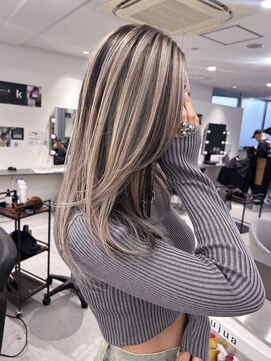 キング 高槻(K!ng) ハイライトカラーミルクティーベージュレイヤーカット