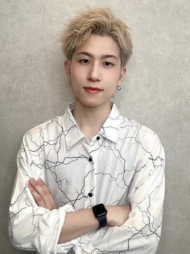 ジーナ 天神(Zina) アップバングショート