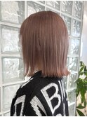 ハイトーン切りっぱなしショートボブミルクティーピンクベージュ