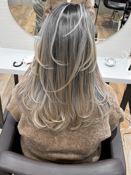 フォート(FORT) 外国人風バレイヤージュ/バタフライレイヤーカット/ハイライト