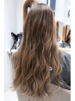 ピークアブー アヴェダ ギンザシックス(PEEK-A-BOO AVEDA GINZASIX)&nbsp;ロングレイヤー　外国人