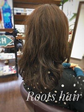 ルーツ ヘアー(Roots hair) ゆるふわミディアム