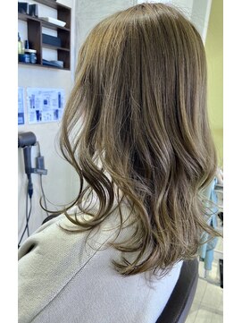 クリーム(CREAM) オリーブベージュ