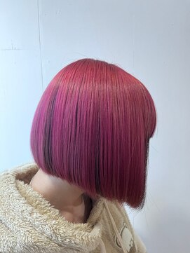 ドアー ヘア ラテ(Door hair.latte) 濃いめのピンク×ブラックインナー重ため前髪ツヤ髪