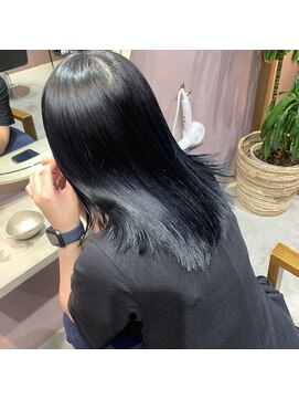 シー(Ciii) stylist イケダ>> 地毛風カラー！ブルーブラック