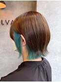 ミントグリーンインナーカラーイメチェン外ハネボブくびれヘア
