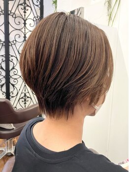 アミックス ヘアワークス 山口店(AMIX hair works)の写真/ミリ単位までこだわった技術でフェイスラインまで綺麗に魅せる◇あなただけの似合わせカットをご提案！