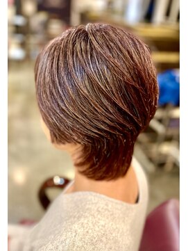 サーティエイト(38) くびれショート/ヴァイオレット/ウルフレイヤー/カット/元町/