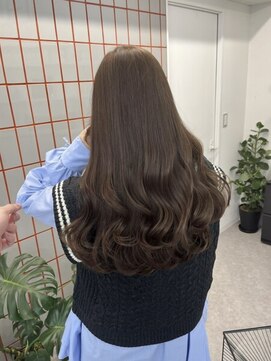 ペレ 渋谷(PELE) イメチェン/ホワイトブロンド/外ハネボブ/美髪/渋谷