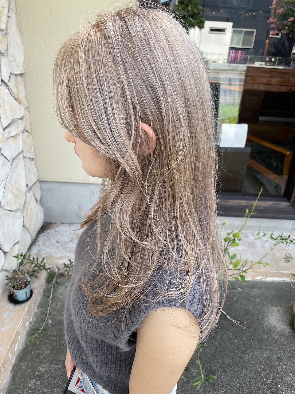 2026年冬】ミルクティーカラーの髪型・ヘアアレンジ｜人気順