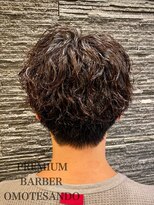 プレミアムバーバー 表参道店(PREMIUM BARBER produce by HIRO GINZA)&nbsp;大人のツイストスパイラルパーマ×センターパート/表参道渋谷