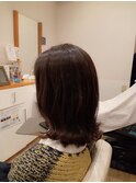 外ハネヘアグレージュヘアー