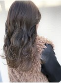 グラデーショングレージュ 担当近森