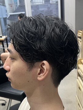 フイ 代々木(Hui) メンズ/アップバング/ツーブロックマッシュ/束間ショート/波巻き