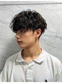 ソフトモヒカンニュアンスパーマ刈り上げマッシュ男の子髪型