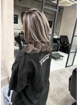 アコ(Aco) ★ミディアムレイヤーに映えるオリジナルハイライト★