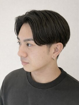 キリ 逗子(kiri) 逗子葉山センターパートメンズカットフェザーパーマ眉毛韓国M51