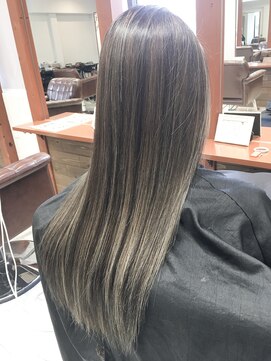 オリ(‘Oli) ハイライト＿プラチナグレイジュ