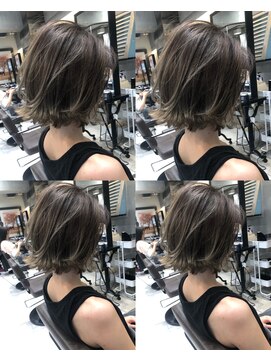 トルネード(TORNADO) 前下がりレイヤーショートボブ