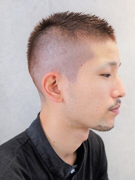 ガズル ハラジュク(GUZZLE HARAJUKU) フェードカット アッシュバズモヒカン
