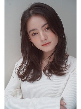 レジュアル(RESSUAL) カーキグレージュ　黒髪　大人かわいい　フェザーバング