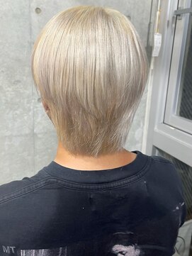 カリーナコークス 原宿 渋谷(Carina COKETH) インナーカラー/ダブルカラー/イヤリングカラー/ハイライト