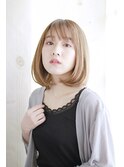 くすみベージュ/ミディアムボブ/内巻きボブ[横浜]