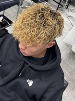 イーラ(era)&nbsp;スペインカールスパイラルパーママッシュ束感刈り上げ