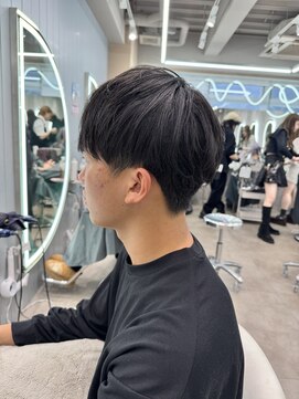 グロー オオミヤ アネックス 大宮(GLROW OMIYA ANNEX) ◆ センターパート大宮メンズ縮毛矯正ダウンパーマ