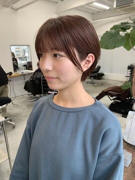 フィル(fil) 耳掛けショート／ピンクベージュ