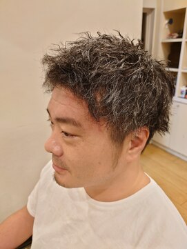 コダマ 茗荷谷店(KODAMA) スキンフェード/アップバング/コンマヘア//眉カット<理容室>