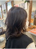 ミディアムヘアのナチュラルカールスタイル